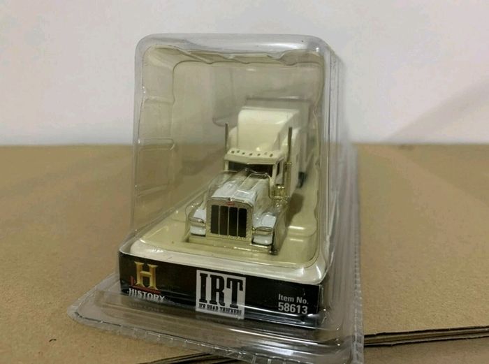 Norscot Peterbilt 389 Ice Road Truck White 1/87 Scale DieCast Model 58613 New
