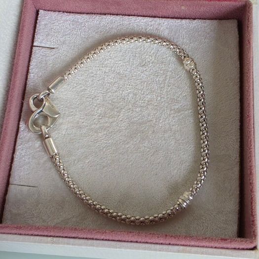 Pandora moments studded chain bracelet size 19.5cm very good condition hallmarked