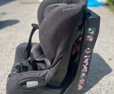 Maxi Cosi Axiss 90 degree swivel