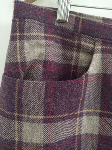 Knee length woolen skirt