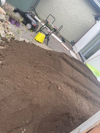 sand,stone,topsoil,pebble,gravel,stone