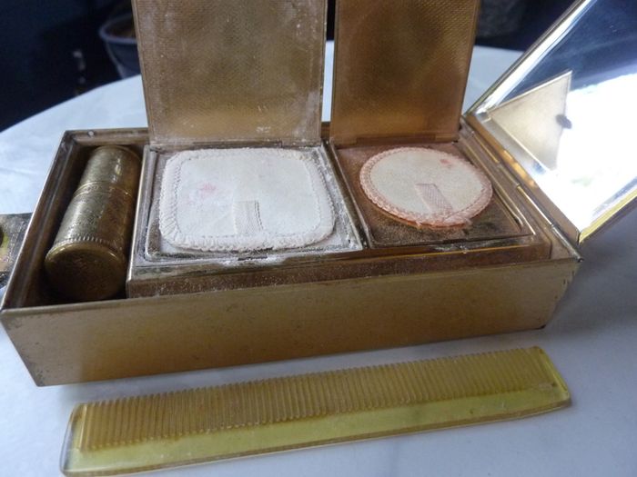 Vintage Art Deco Park Lane (L.S. Mayer) Gold-Tone Vanity Purse/Cigarette Case. Mesh Wristlet.