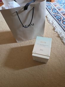NEOM candle bnib