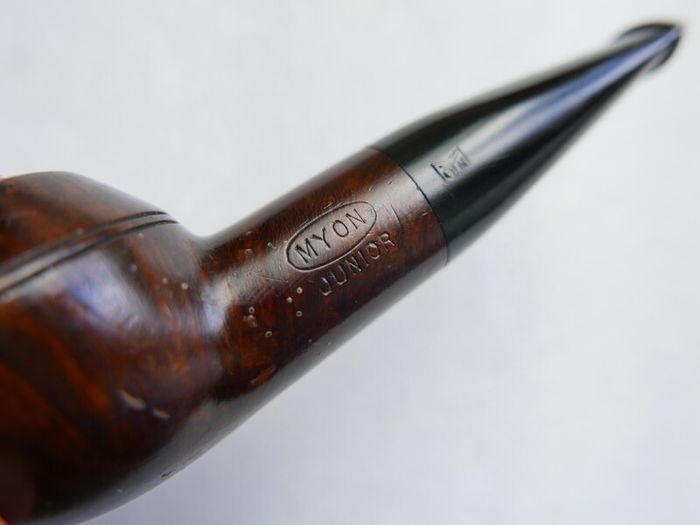 Vintage Myon Junior Vintage Briar Wood Smoking Pipe Made in France (good condition)