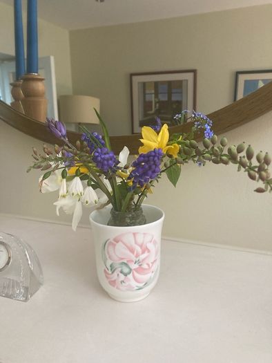 Cacharel Anais Anais Royal Doulton Toothbrush holder or vase