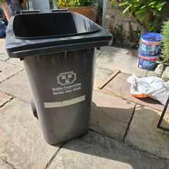 wheelie bin