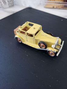 die cast car
