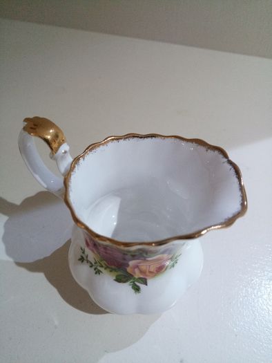 Bone China Royal Albert Old Country Roses 3 piece Coffee set