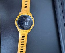 Garmin instinct, sunburst yellow