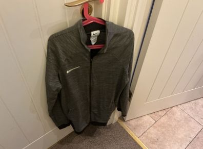 Nike top age 11/12