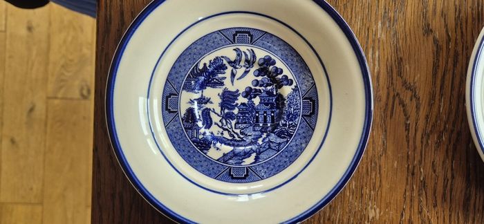 Vintage Blue & White Willow Pattern Plates, Set of 8 (4 plates,4 saucers)