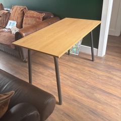 desk / table