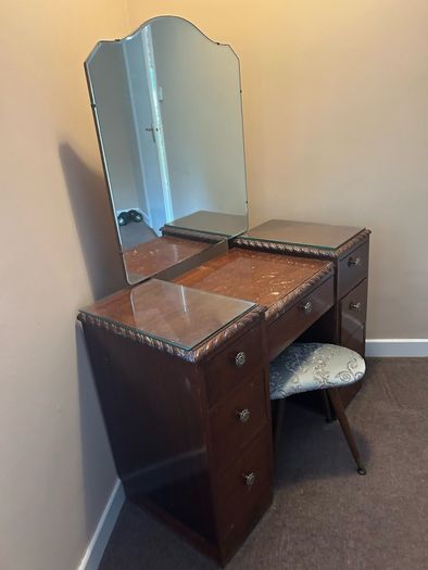 Double bed, bed side lockers & dressing table