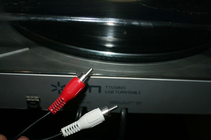 Ion TTUSB05 USB Turntable Digitise Convert your Vinyl to Digital, Boxed, Working
