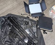 Neweer Lights P200 2.4g studio lighting