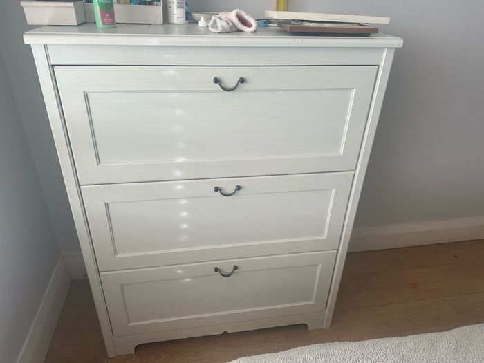 Chest of drawers
