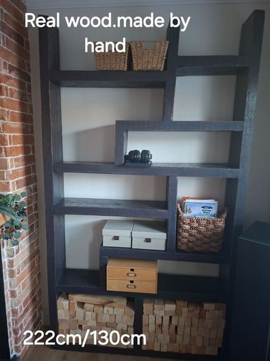 Solid wood bookshelf
