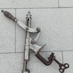 Pre-1960 pub counter " cork-puller "