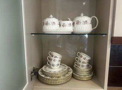 Minton Spring Bouquet Fine Bone China Tea & Dinner Set, 33 Pieces