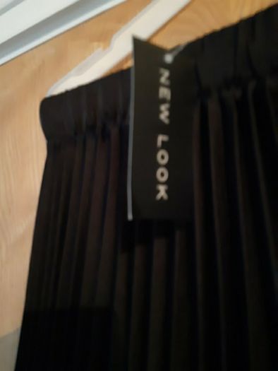 New  Look Plain Pleated  Black Skirt. S.12. B.N.W.T.