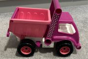 Dump truck