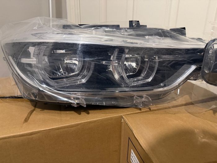 Ikon-style headlights for BMW 3 Series, designed for cars with halogen plugs.