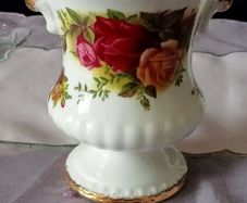 Royal Albert Old Country Roses Vase