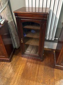 Storage cabinet