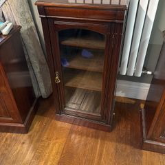 Storage cabinet