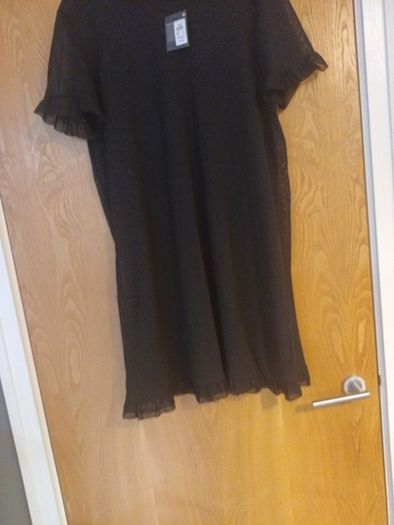 Primark  Black Dress.   S. 14    B.N.W.T. .