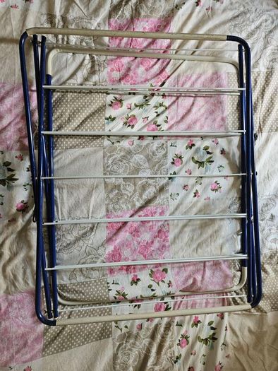 clothes horse