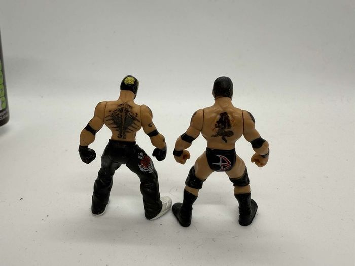 wwe Micro Batista & Rey mysterio action figures