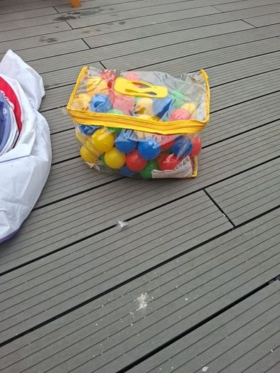 rocket play tent with ball of balls