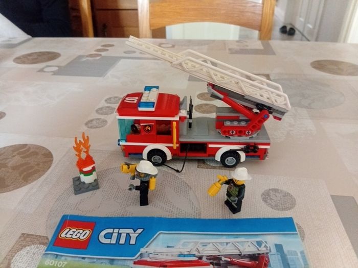 Retired LEGO CITY  Fire Truck Set 60107