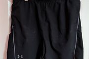 Under Armour mens shorts - size L