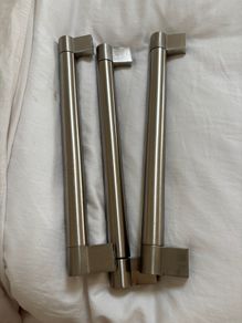 Wardrobe handles