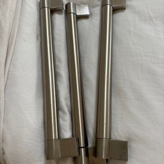 Wardrobe handles