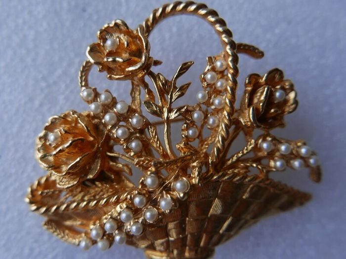 Vintage Floral Basket Brooch with  Pearls, Delicate Brooch