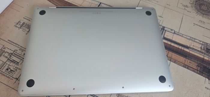 MacBook pro 16,3 model 13.3 2020 16gb