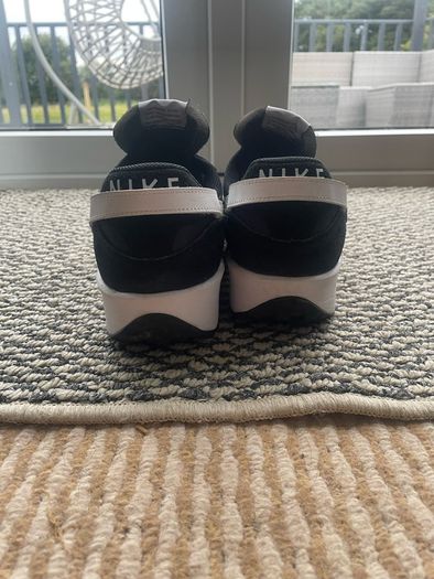 Nike Waffle Debut Size 10