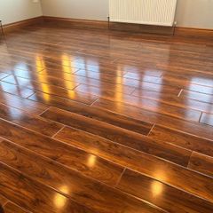 Laminate gloss flooring