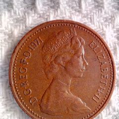 1971 U.K. New Penny plus 1971 Two New Pence.