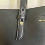 Michael Kors authentic Mel Handbag - like new Image 4