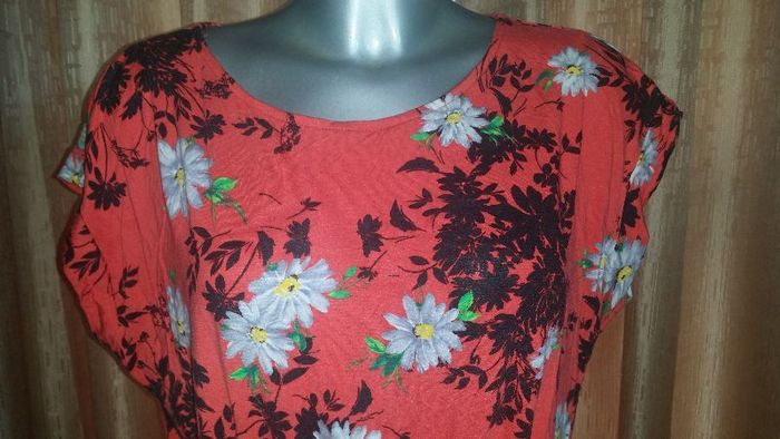 Red floral top from Dunnes size UK18 EUR46 Postage included
