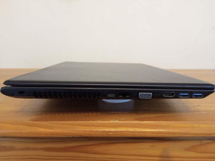 Acer Travelmate P259-g2-m - Core I5 8gb Ddr4 240gb Ssd