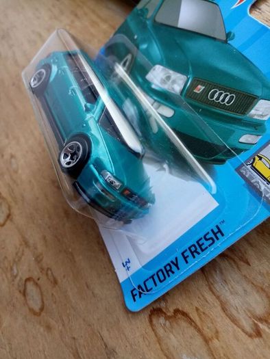 Hot Wheels '94 Audi Avant Rs2 Green