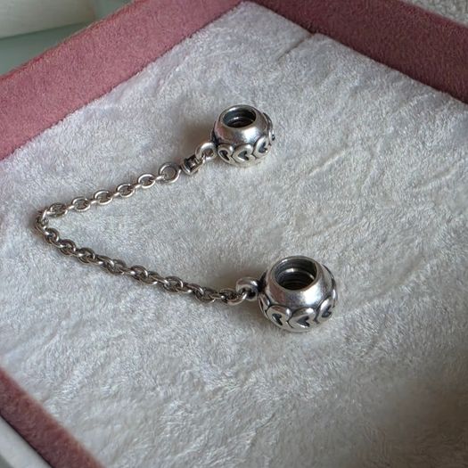 Pandora band of hearts safety chain charm very good condition hallmarked