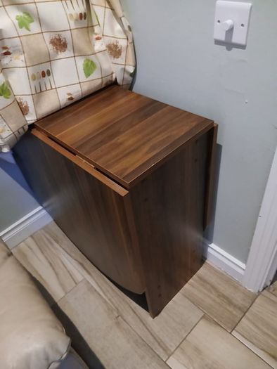 folding table