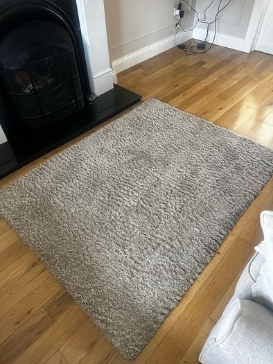 beige rug