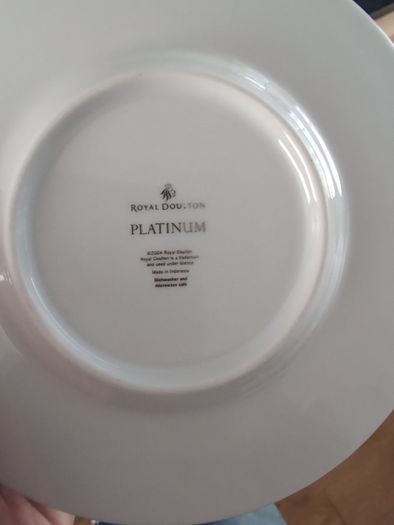 Royal Doulton 8 person set